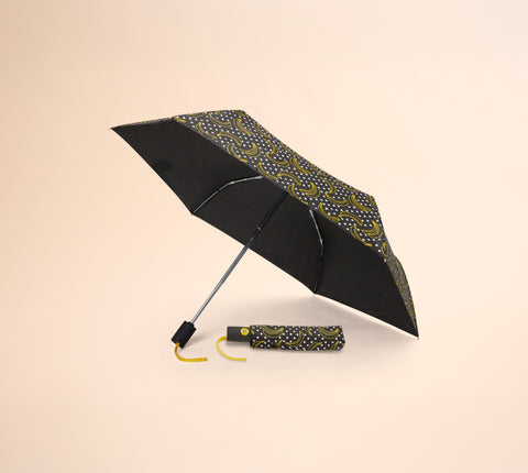 FREE UMBRELLA WITH $130+ ORDERS*